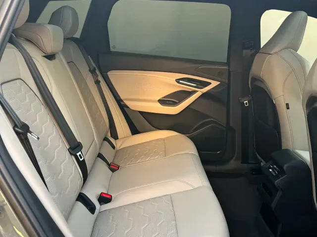 Audi Q6L e-tron — Фото автомобиля 7