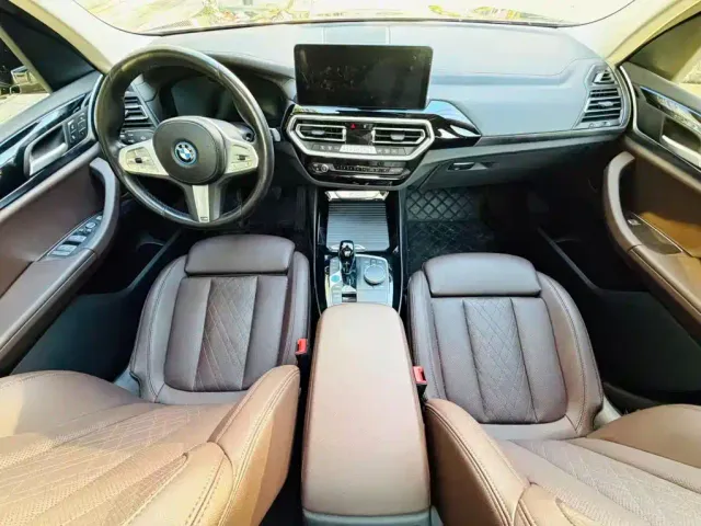 BMW iX3 — Фото автомобиля 17