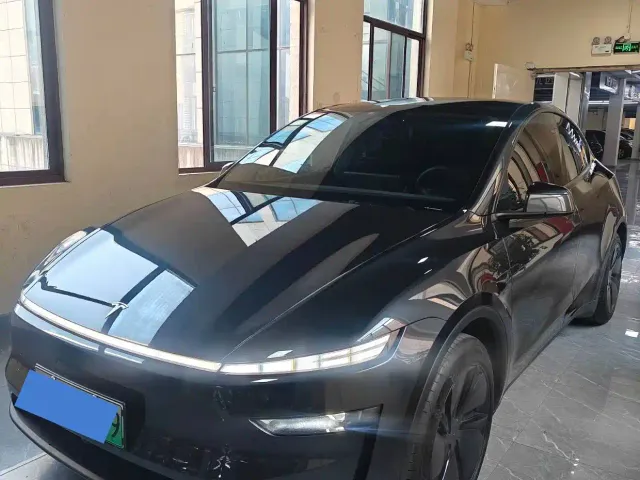 Фотография автомобиля — Tesla Model Y