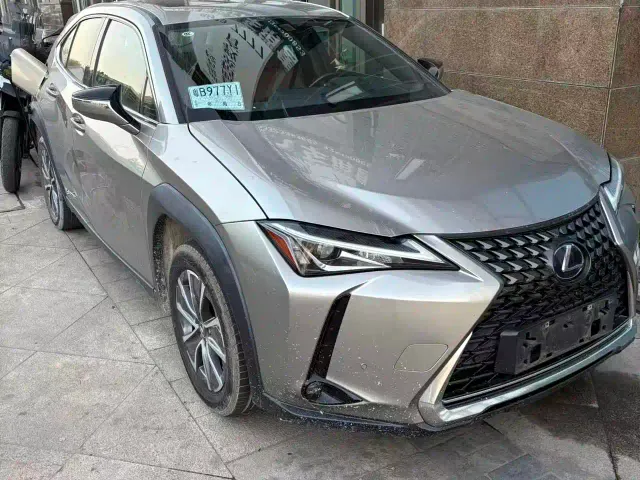 Lexus UX — Фото автомобиля 4