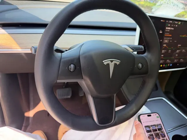 Tesla Model Y — Фото автомобиля 12