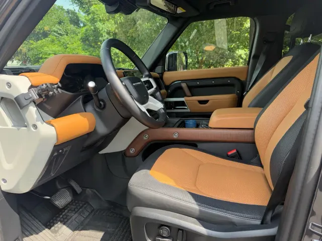 Land Rover Defender — Фото автомобиля 7