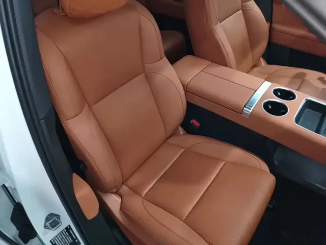 Li Auto L6 — Фото автомобиля 24