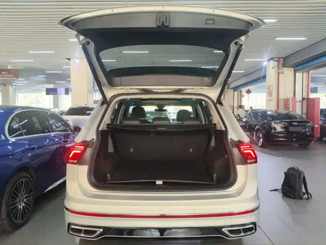 Volkswagen Tiguan L — Фото автомобиля 14
