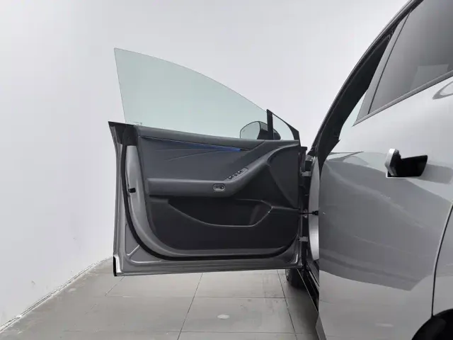 Xpeng P7+ — Фото автомобиля 8