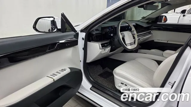 Hyundai Grandeur Grandeur (GN7) 2.5 Бензин 2WD — Фото автомобиля 8
