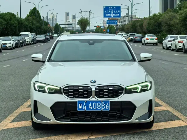 BMW 3 Series — Фото автомобиля 2