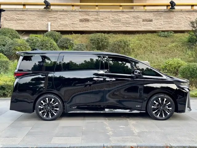 Toyota Vellfire — Фото автомобиля 16