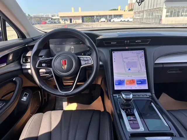 Hongqi H5 — Фото автомобиля 5