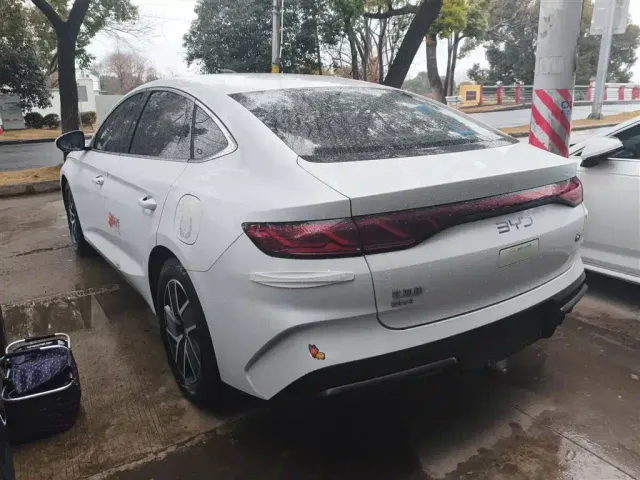 BYD Qin L — Фото автомобиля 10