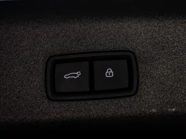 Li Auto Li i8 2025 Standard Edition — Фото автомобиля 8
