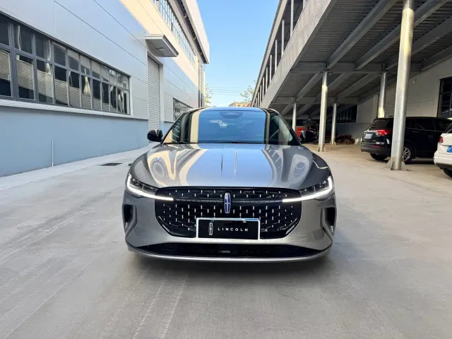 Lincoln Z — Фото автомобиля 2