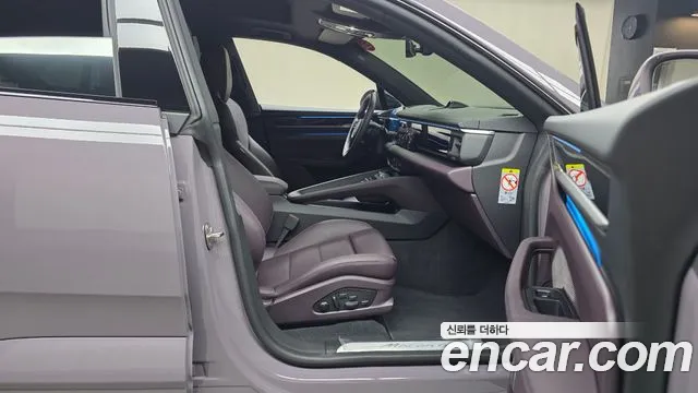 Porsche Macan Electric — Фото автомобиля 16
