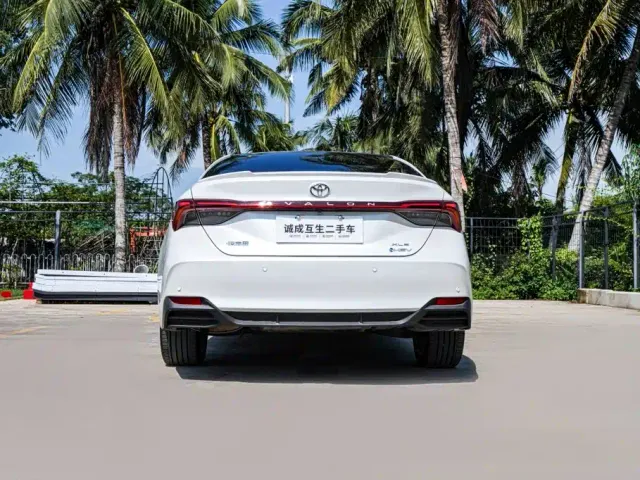 Toyota Avalon — Фото автомобиля 7