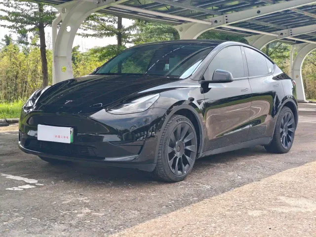 Фотография автомобиля — Tesla Model Y