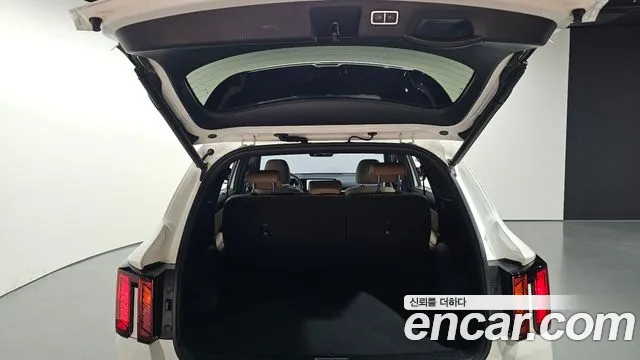 Kia Sorento Новый Sorento 4 поколение Дизель 2.2 2WD — Фото автомобиля 16