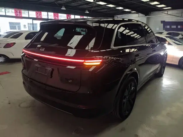 Li Auto L7 — Фото автомобиля 6