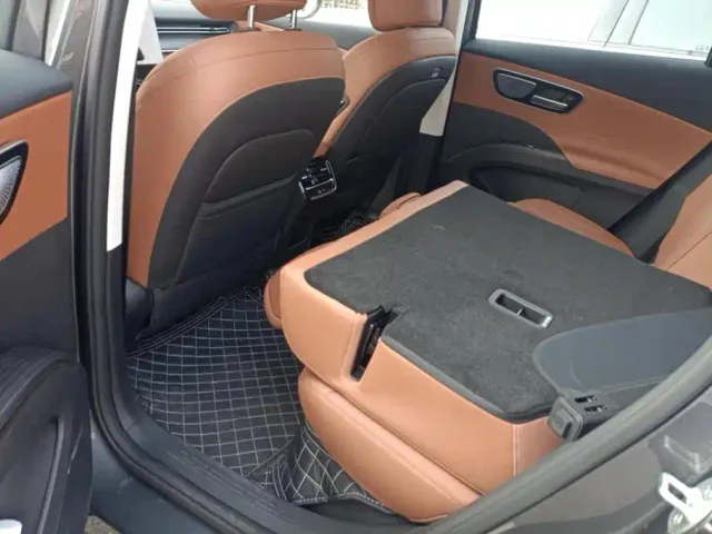 Chery Tiggo 8 — Фото автомобиля 11