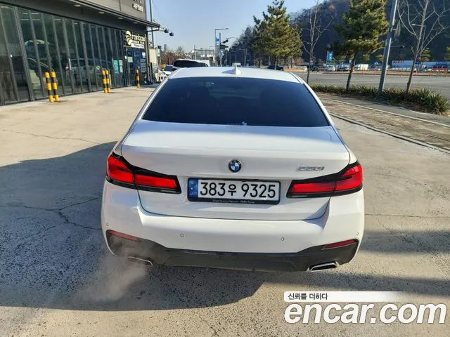 BMW 5-Series — Фото автомобиля 6