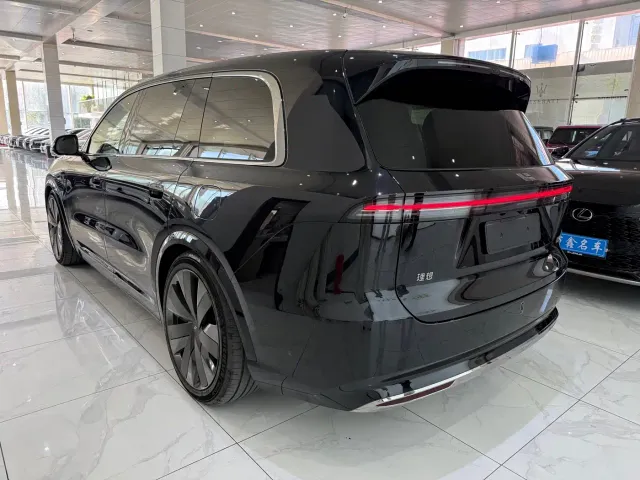Li Auto L9 — Фото автомобиля 15
