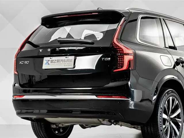 Volvo XC90 — Фото автомобиля 7