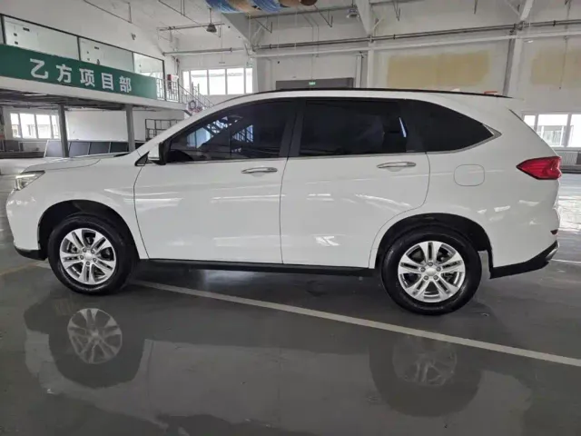 Haval M6 — Фото автомобиля 10