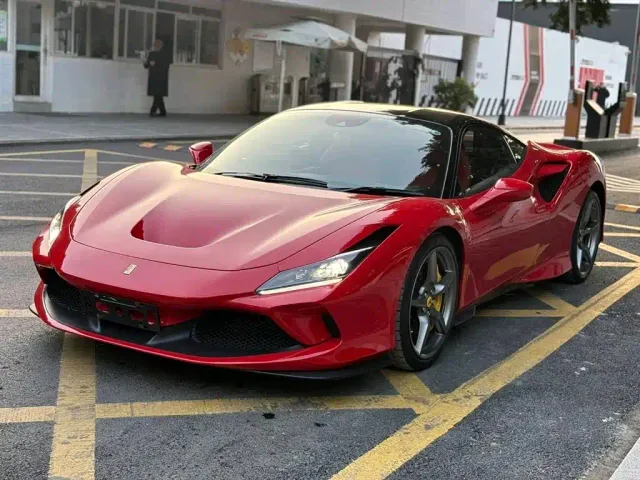 Фотография автомобиля — Ferrari F8