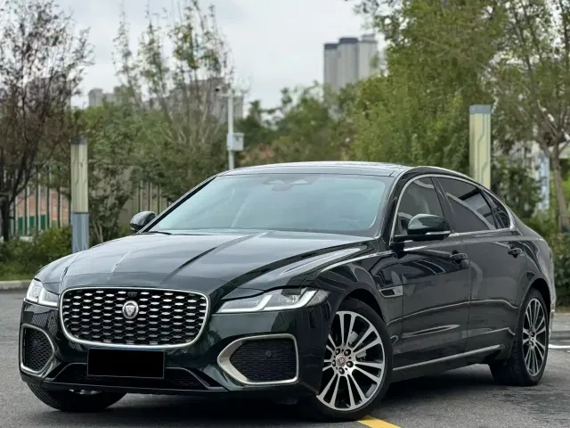 Фотография автомобиля — Jaguar XFL