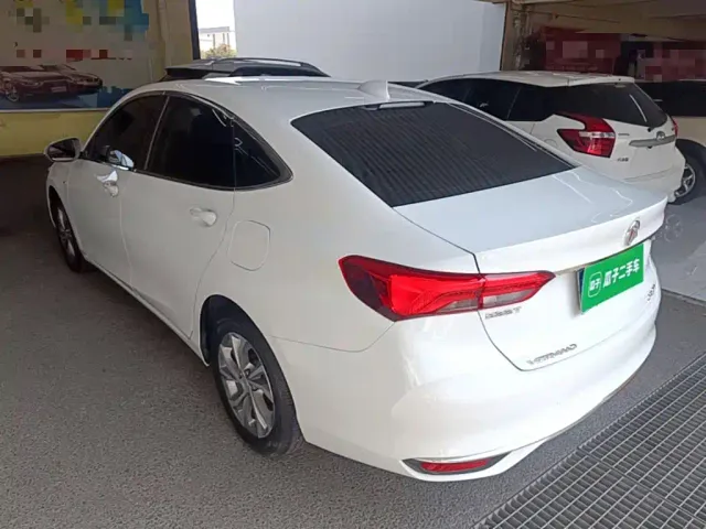 Buick Verano — Фото автомобиля 4