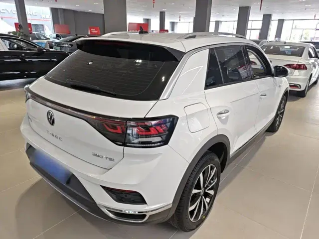 Volkswagen T-Roc — Фото автомобиля 6