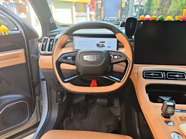 Geely Boyue L — Фото автомобиля 6