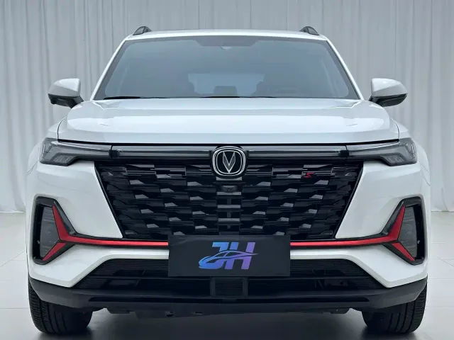 Changan CS35 Plus — Фото автомобиля 2