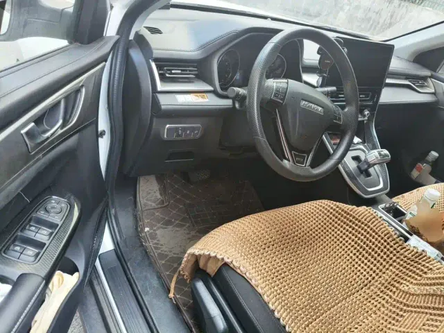 Haval M6 — Фото автомобиля 12