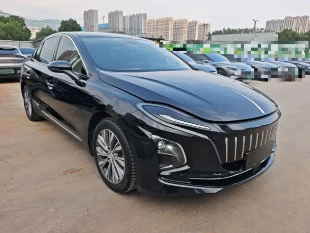 Hongqi E-QM5 — Фото автомобиля 3