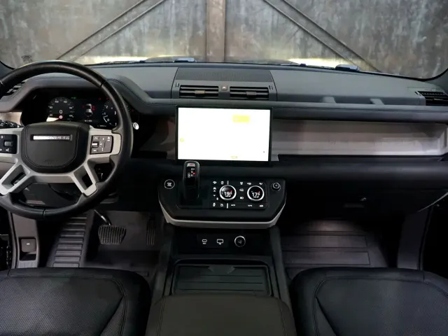 Land Rover Defender — Фото автомобиля 7