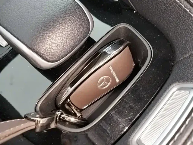 Mercedes-Benz GLE-Class — Фото автомобиля 8