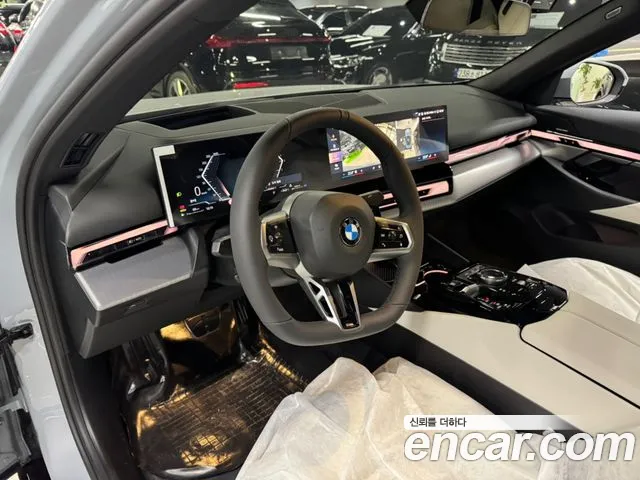 BMW 5 Series G60 — Фото автомобиля 4
