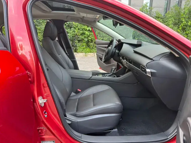 Mazda Axela — Фото автомобиля 13