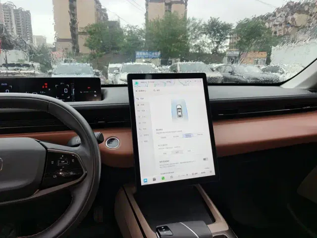Changan Qiyuan A05 — Фото автомобиля 12