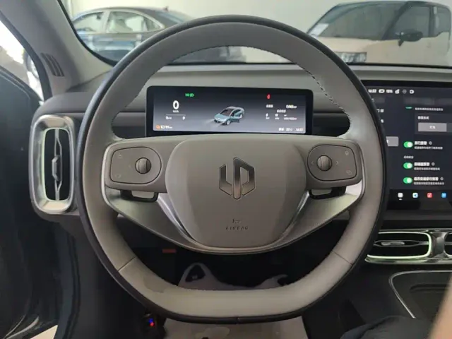 Leapmotor B01 — Фото автомобиля 10