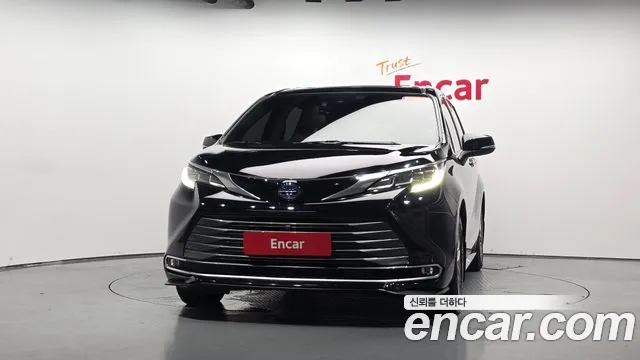 Toyota Sienna — Фото автомобиля 3