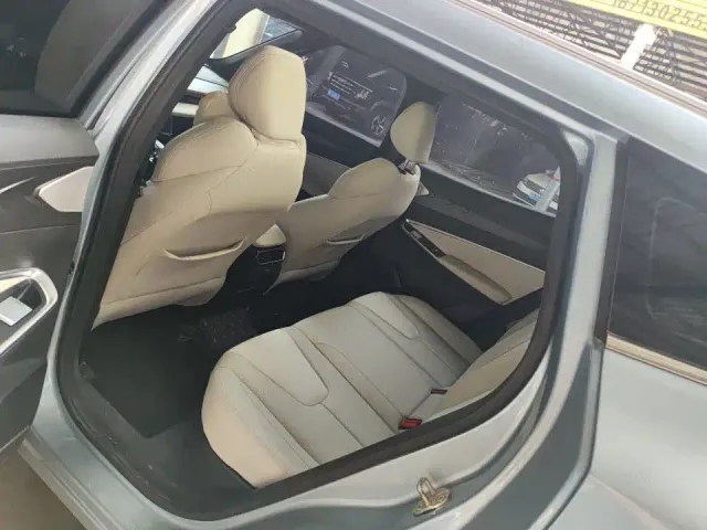 Geely Boyue L — Фото автомобиля 7
