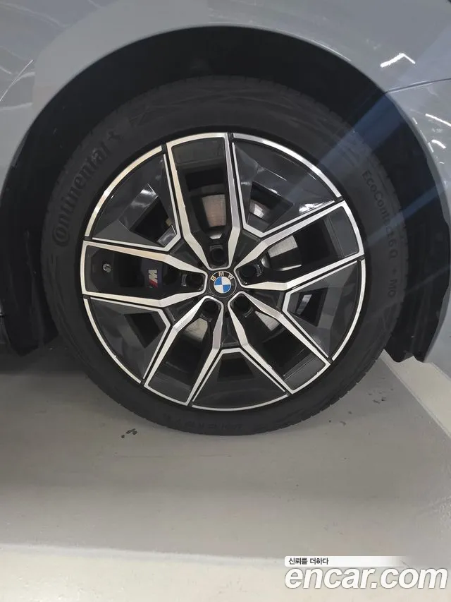BMW 5 Series G60 — Фото автомобиля 5