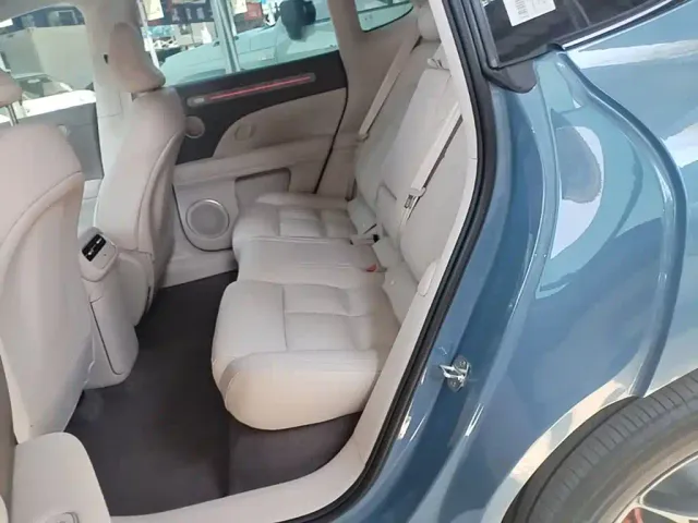 IM Motors LS6 — Фото автомобиля 16