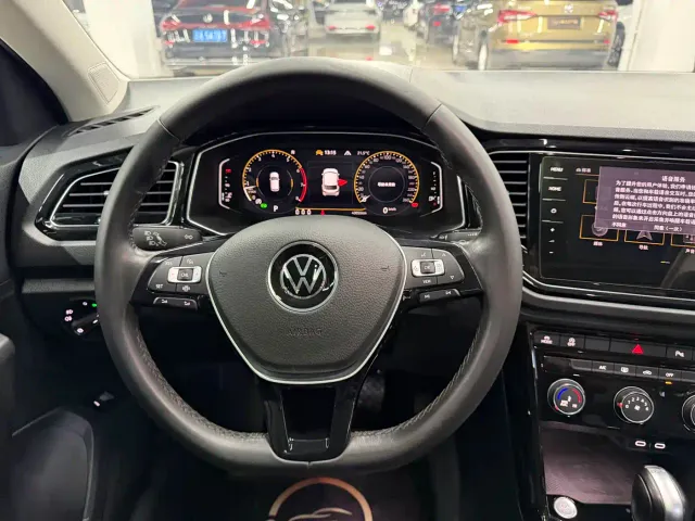 Volkswagen T-Roc — Фото автомобиля 12