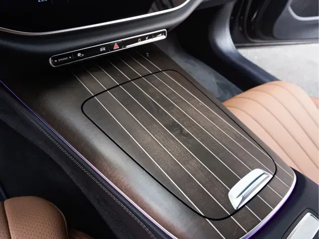 Mercedes-Benz E-Class — Фото автомобиля 19