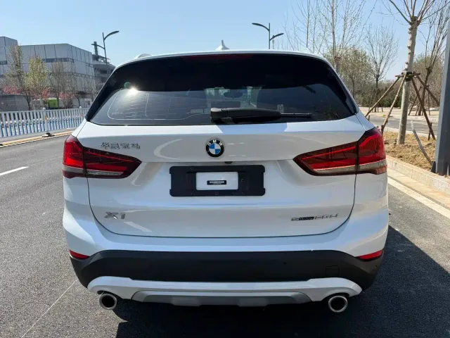 BMW X1 — Фото автомобиля 3