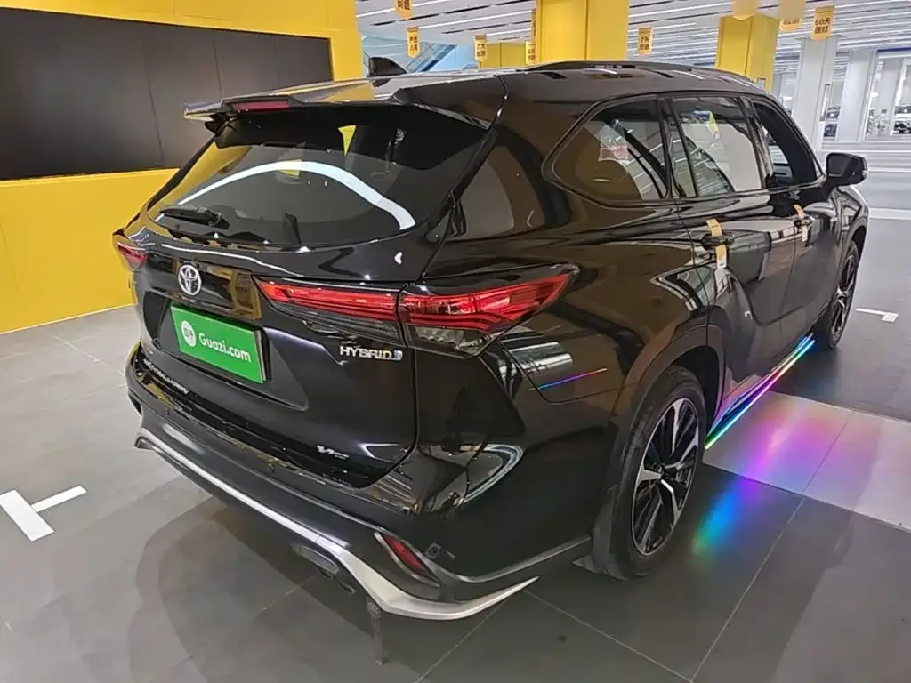 Toyota Crown Kluger 2022 2.5L HEV 4WD Luxury Edition — Фото автомобиля 6