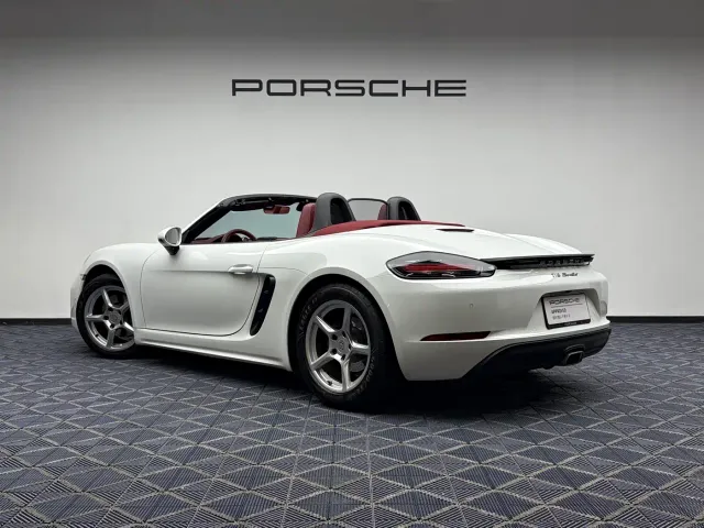 Porsche 718 — Фото автомобиля 9