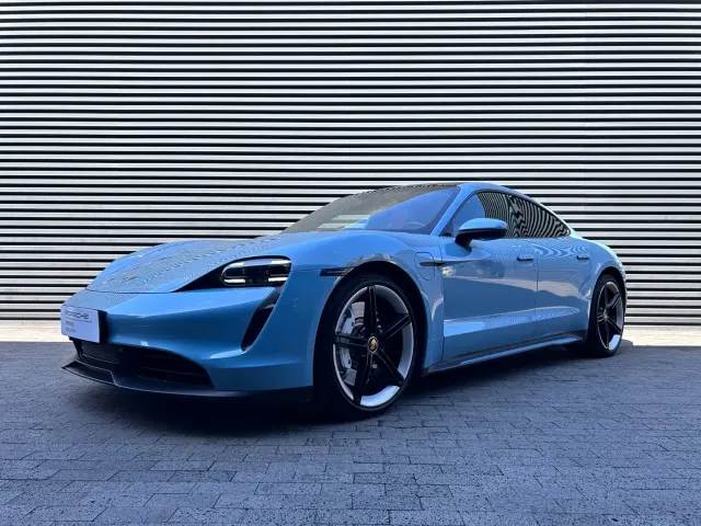 Фотография автомобиля — Porsche Taycan